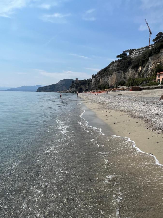 Al 37 Vista Mare E Colline Lägenhet Finale Ligure Exteriör bild