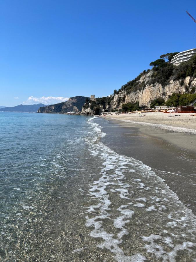 Al 37 Vista Mare E Colline Lägenhet Finale Ligure Exteriör bild